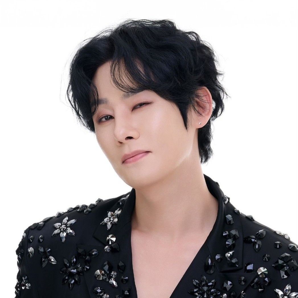 Behind-the-scenes cut of Kang Moonkyung