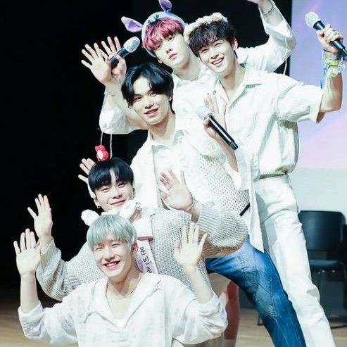 Behind-the-scenes cut of Cha Eunwoo