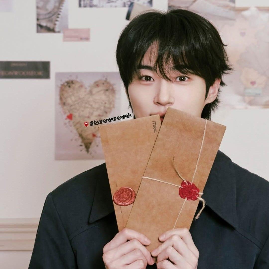 A moment captured by a fan of Byeon Wooseok