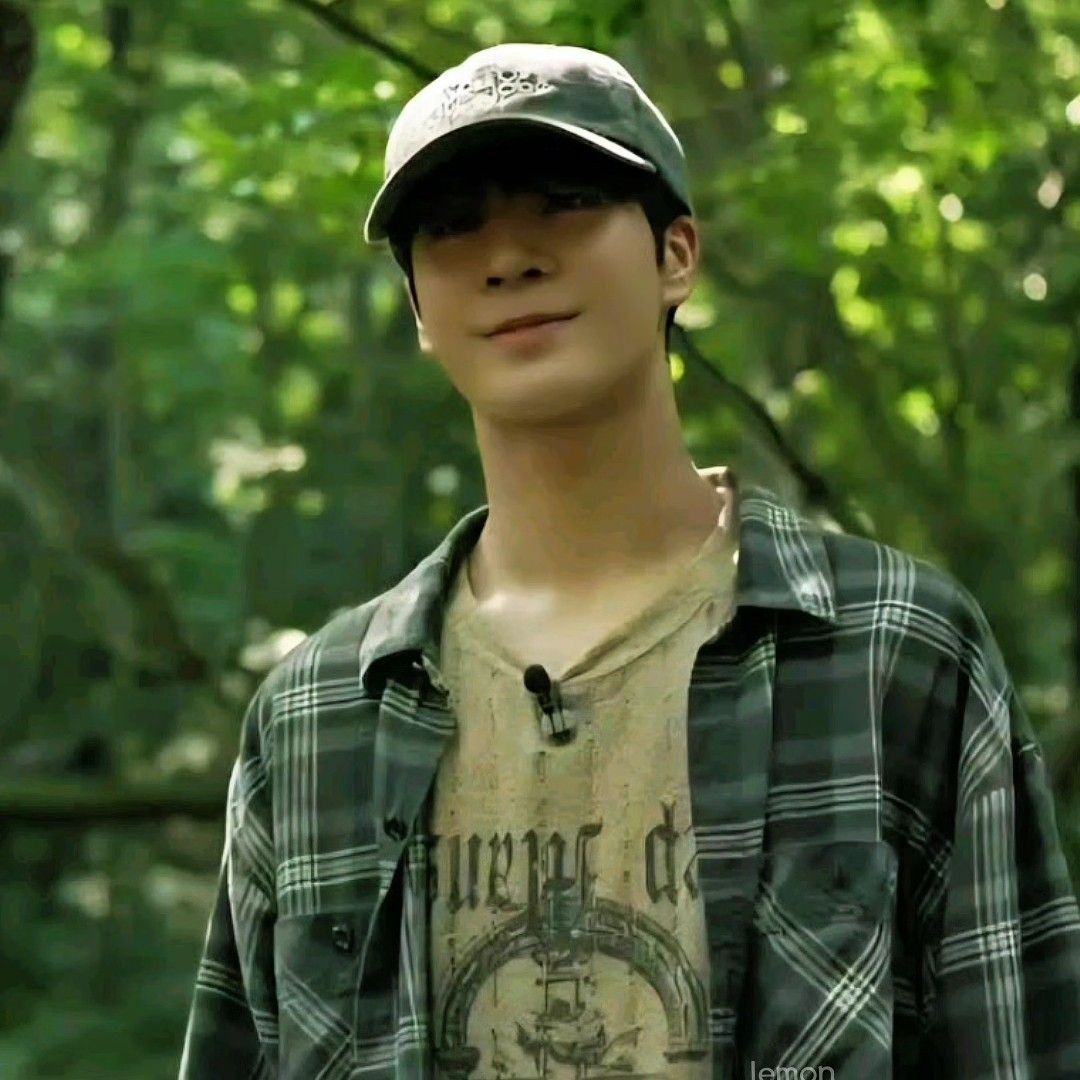 Behind-the-scenes cut of Jeong Dongwon