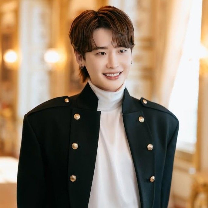 Recent activity shot of Lee Jongsuk