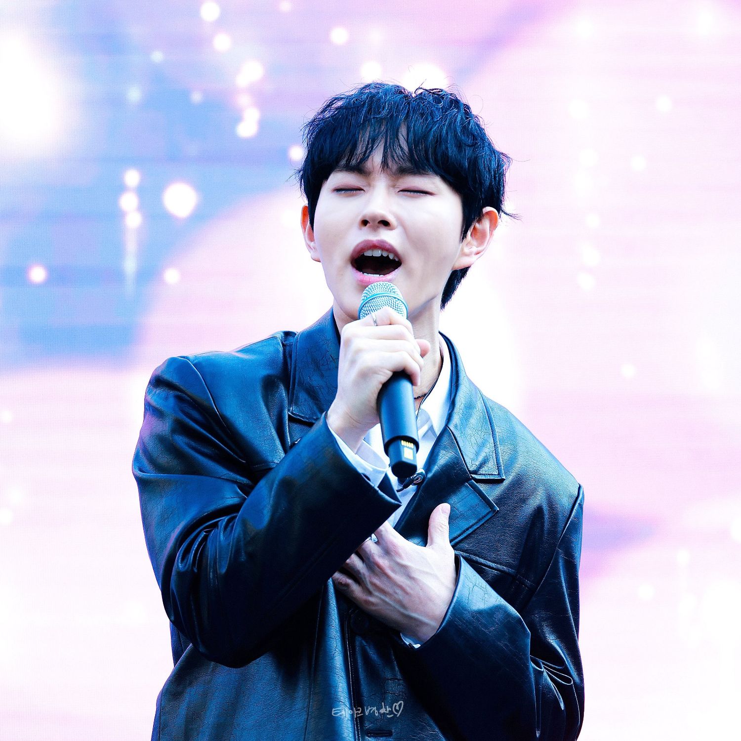 Recent activity shot of Lee Byeongchan
