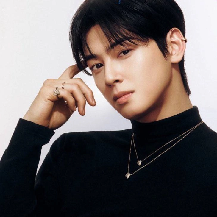 Latest photo of Cha Eunwoo