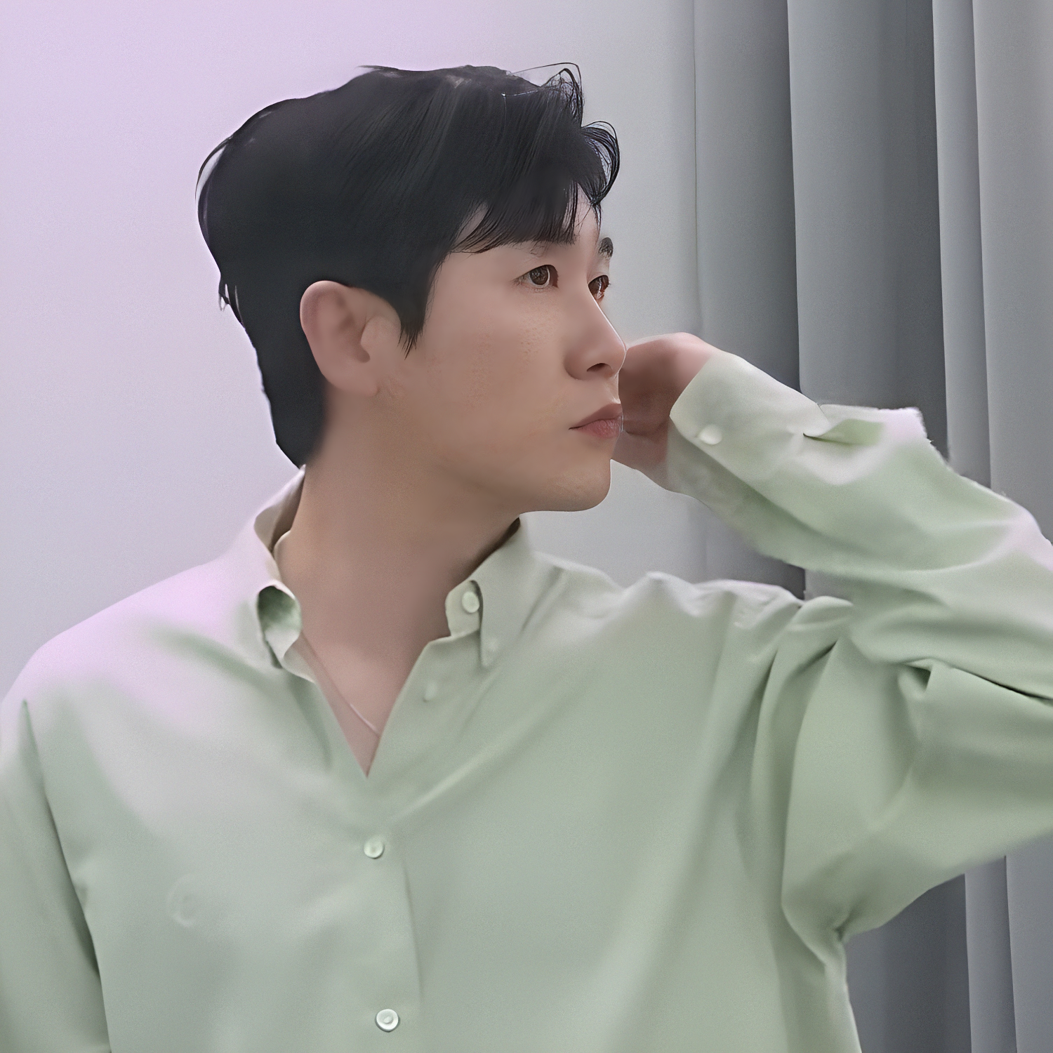 Behind-the-scenes cut of Young Tak
