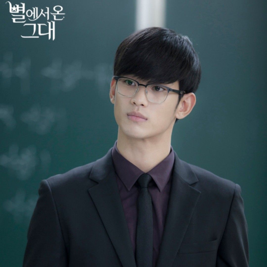 粉丝拍下的金秀贤瞬间