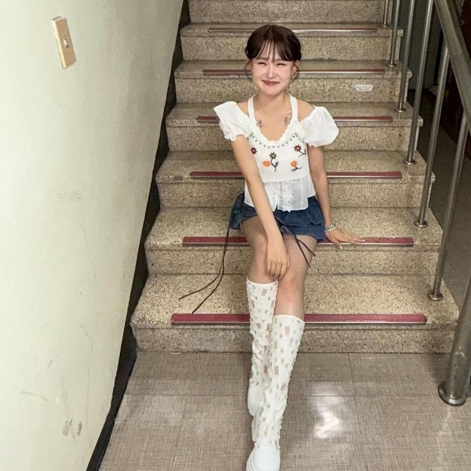 Behind-the-scenes cut of Kim Dahyun