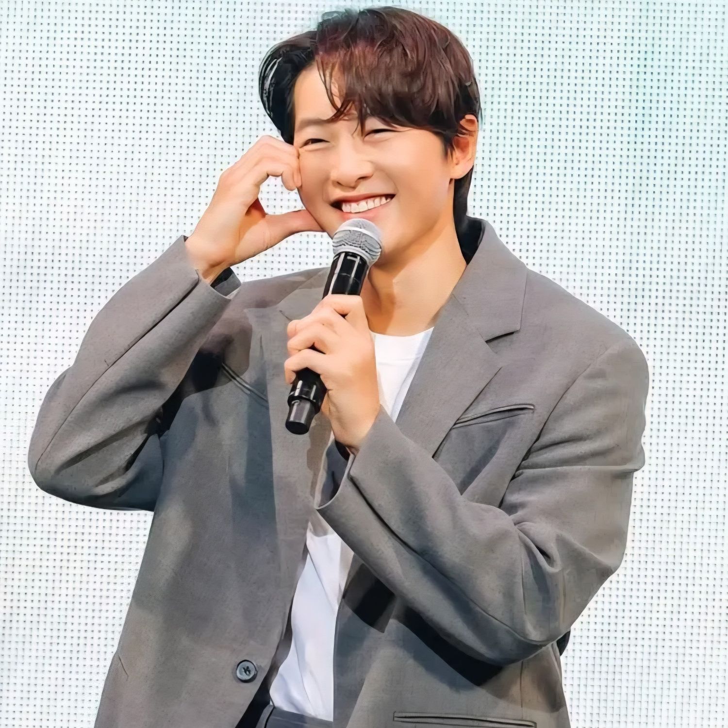 Cuplikan di balik layar dari Song Joongki