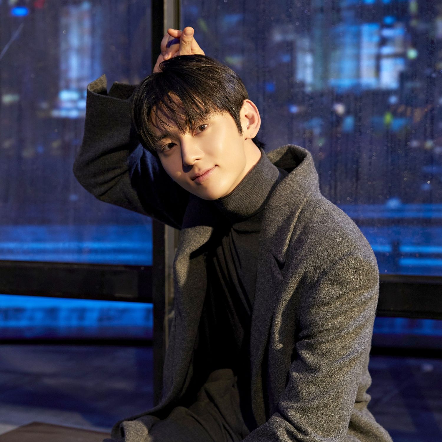 Behind-the-scenes cut of Hwang Minhyun