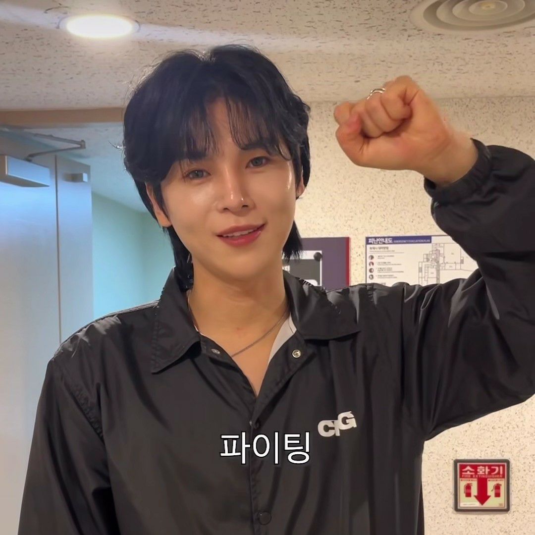 Behind-the-scenes cut of Kim Junsu (1991)