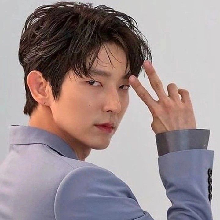 A moment captured by a fan of Lee Joongi