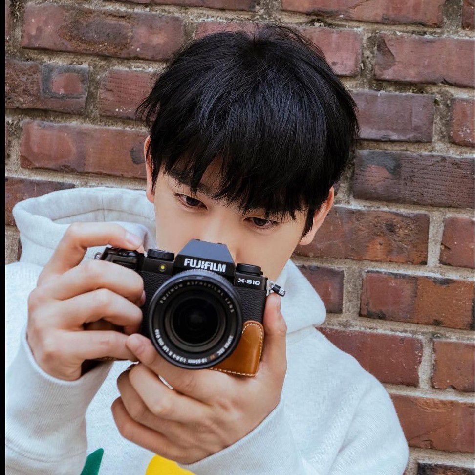 Behind-the-scenes cut of Park Jinyoung