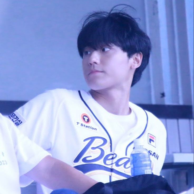 Behind-the-scenes cut of Lee Dohyun