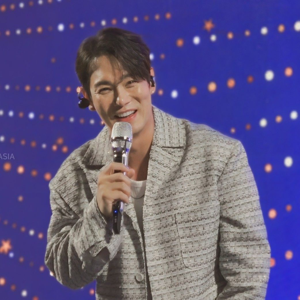 Behind-the-scenes cut of Hwanhee