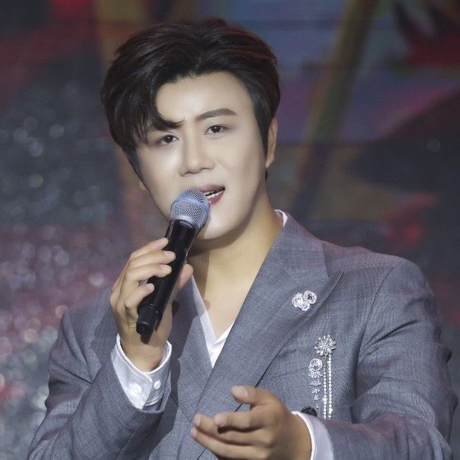 Recent activity shot of Jin Haesung