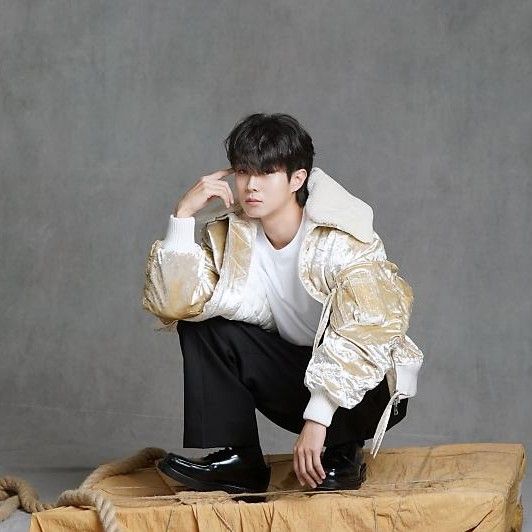A moment captured by a fan of Choi Wooshik