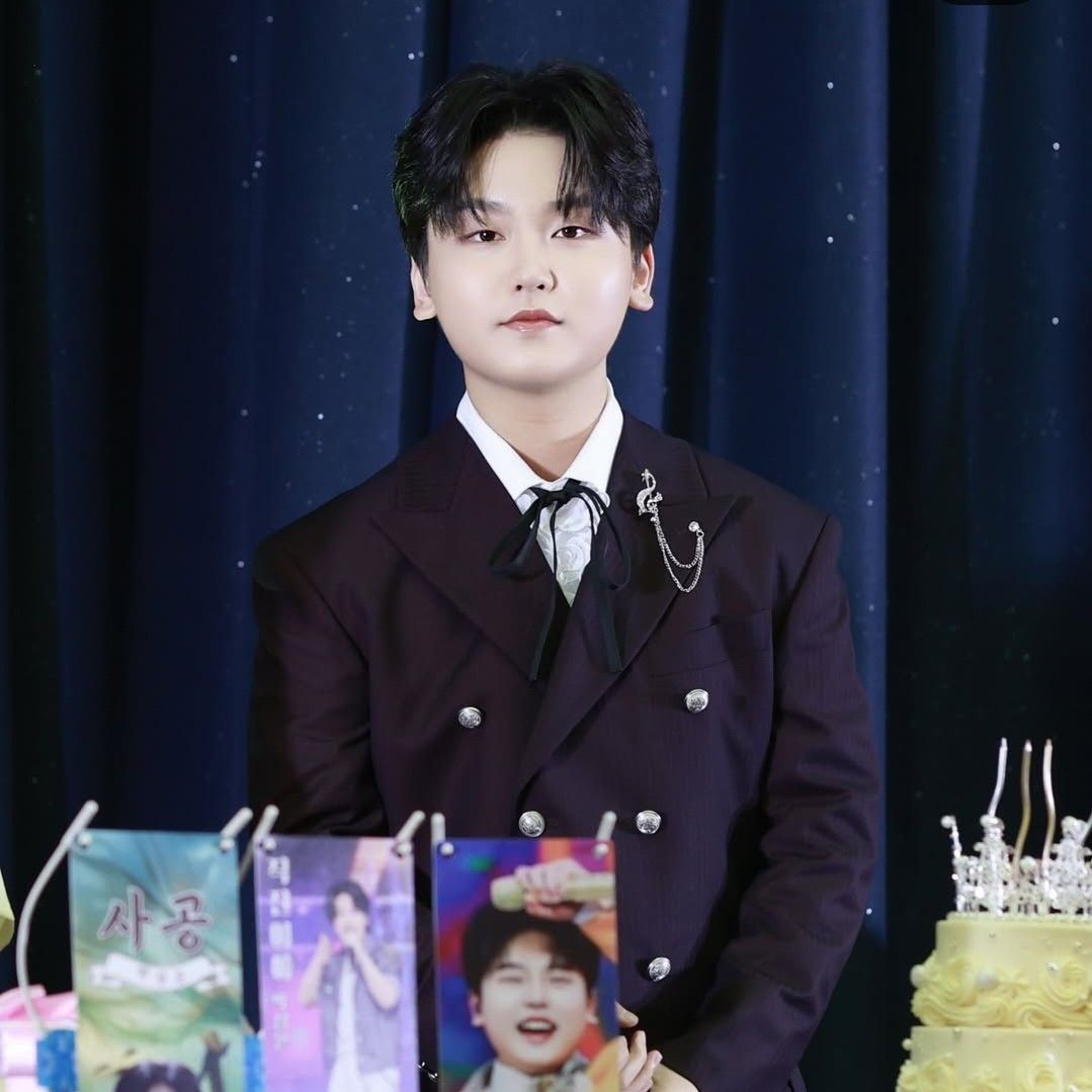 A moment captured by a fan of Park Sungon