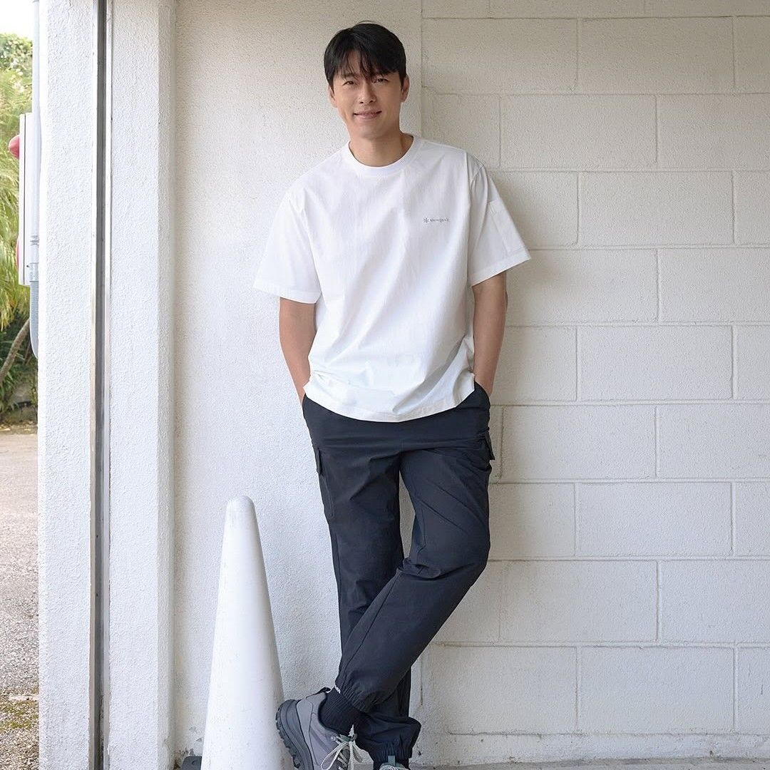 A moment captured by a fan of Hyun Bin