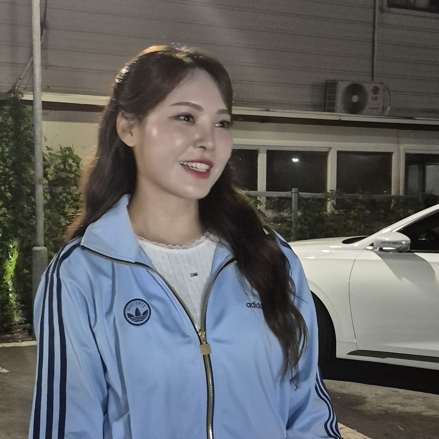 A moment captured by a fan of Miss Kim