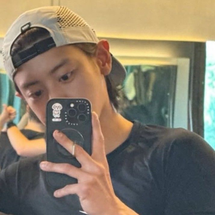 Behind-the-scenes cut of Chanyeol