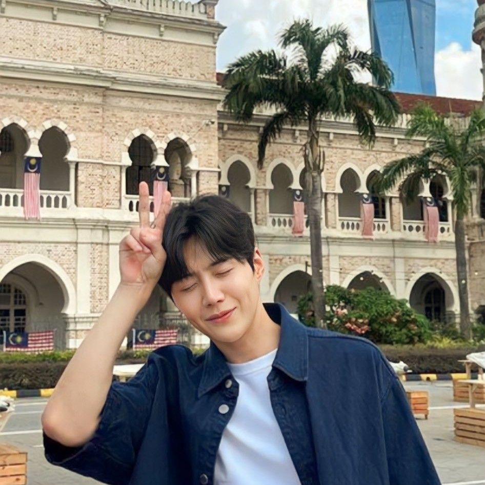 Latest photo of Kim Seonho