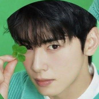 Recent activity shot of Cha Eunwoo