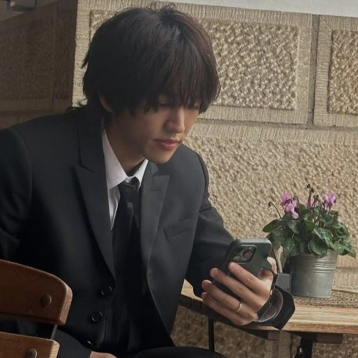 Recent activity shot of Lee Seungyoon