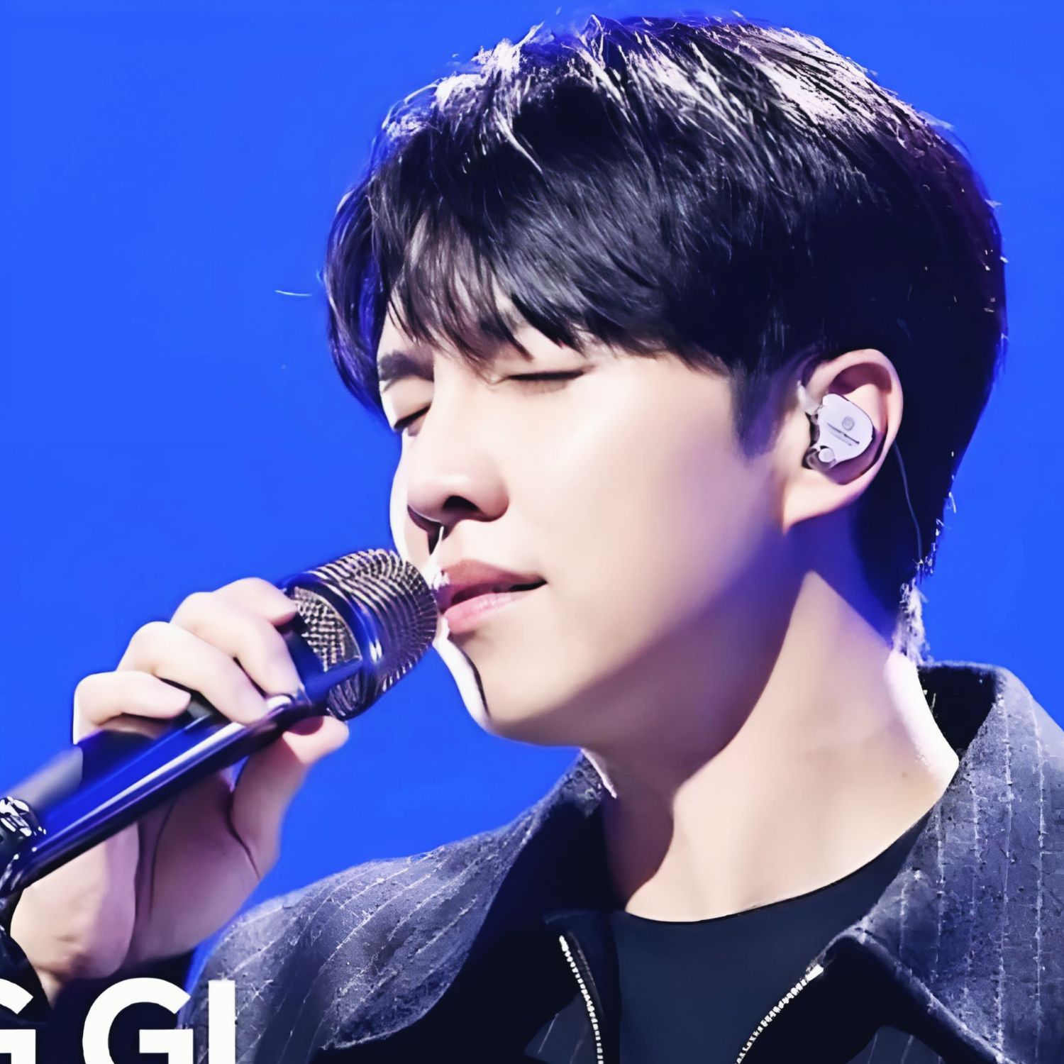 Recent activity shot of Lee Seunggi