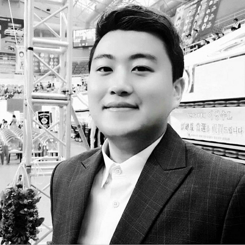 Behind-the-scenes cut of Kim Hojoong