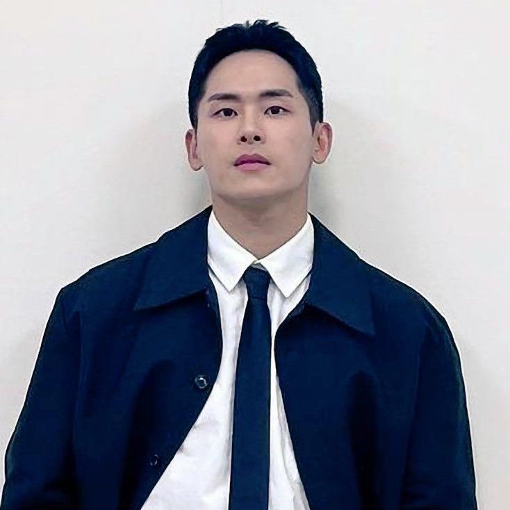 Behind-the-scenes cut of Hoya