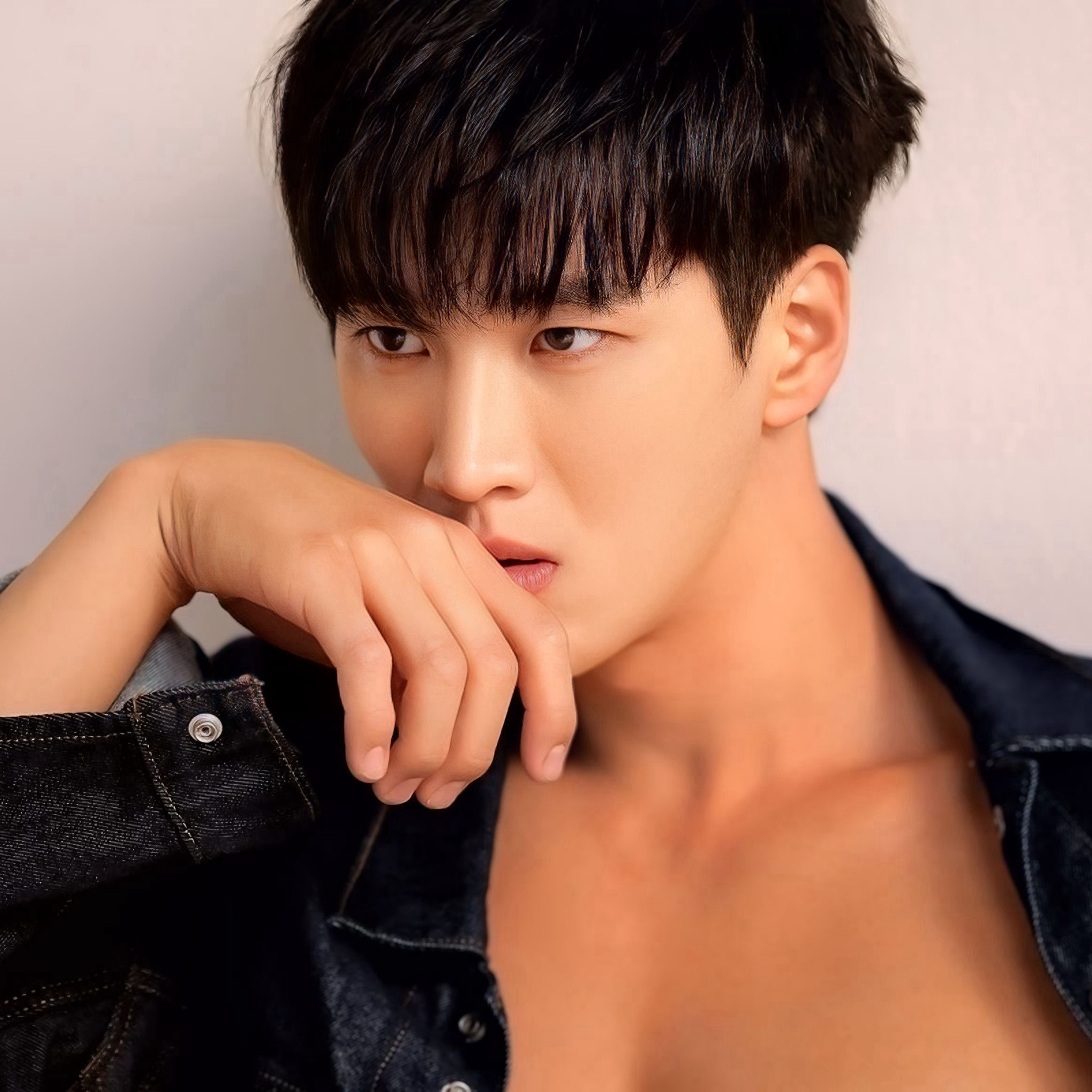 Behind-the-scenes cut of Ahn Bohyun