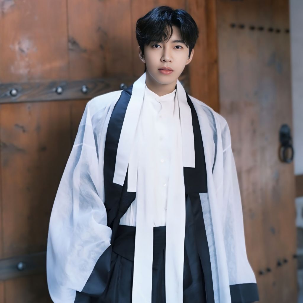 Foto kegiatan terbaru dari Lim Youngwoong