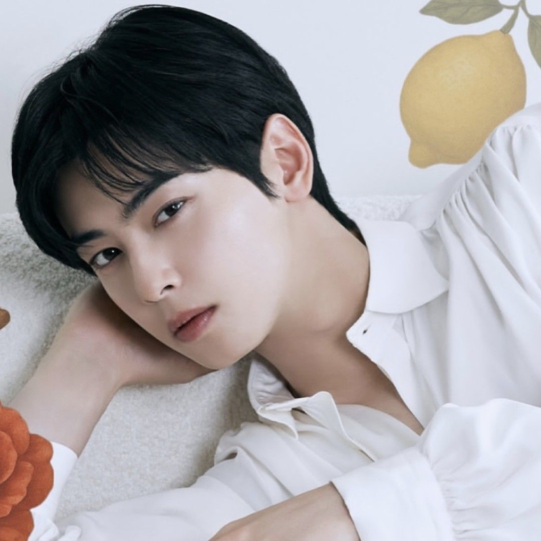 Behind-the-scenes cut of Cha Eunwoo