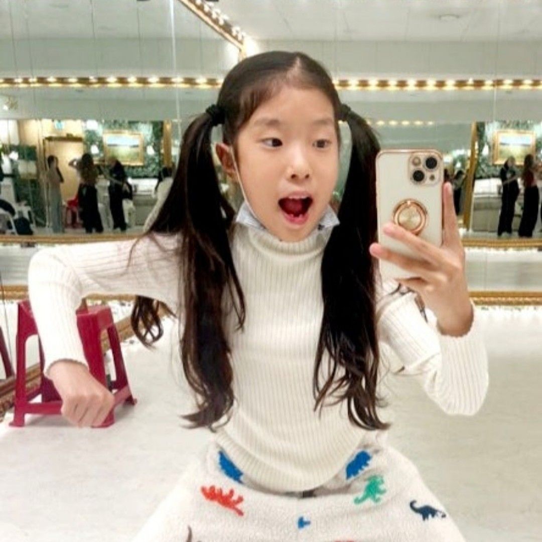 Behind-the-scenes cut of Bin Yeseo