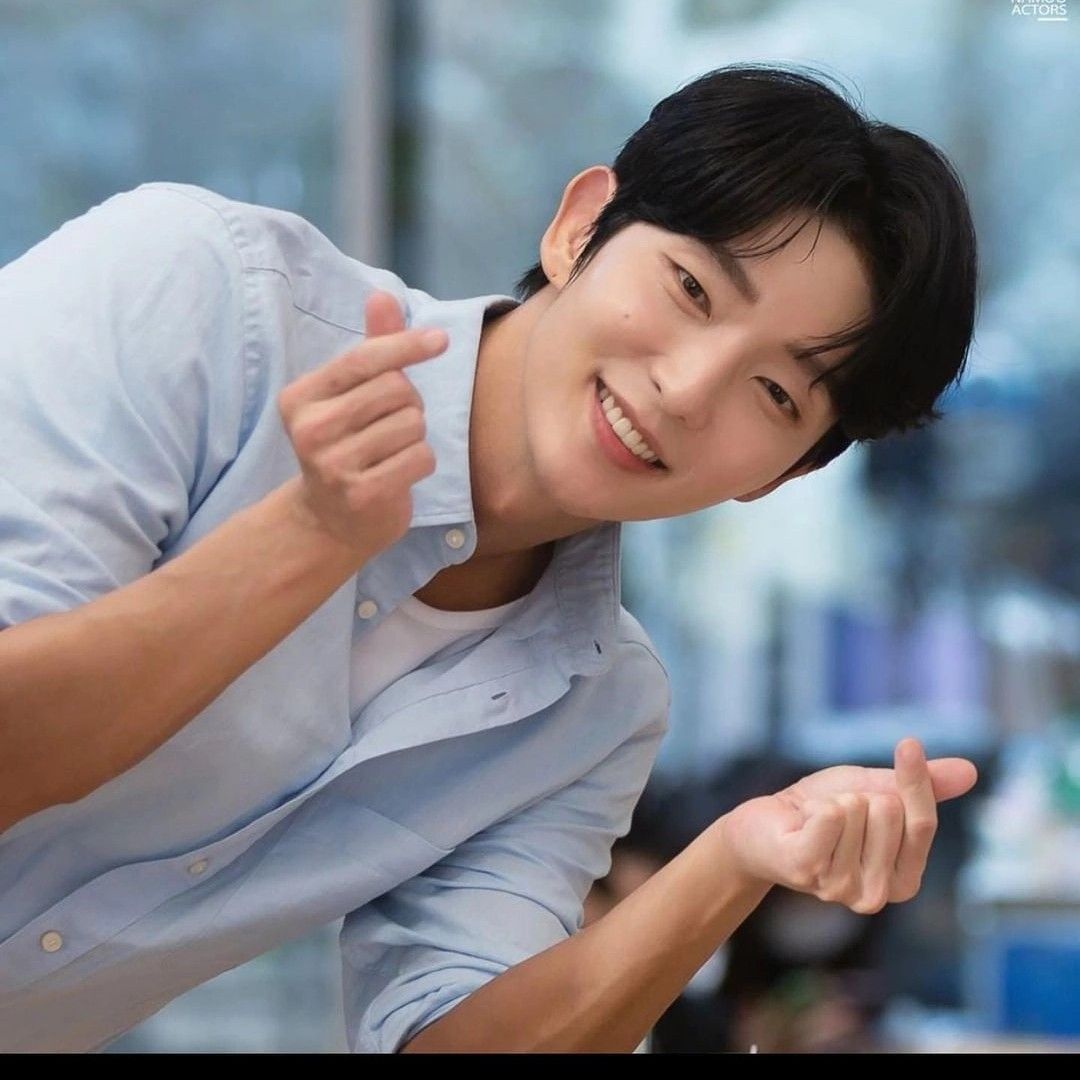Foto terbaru dari Lee Joongi