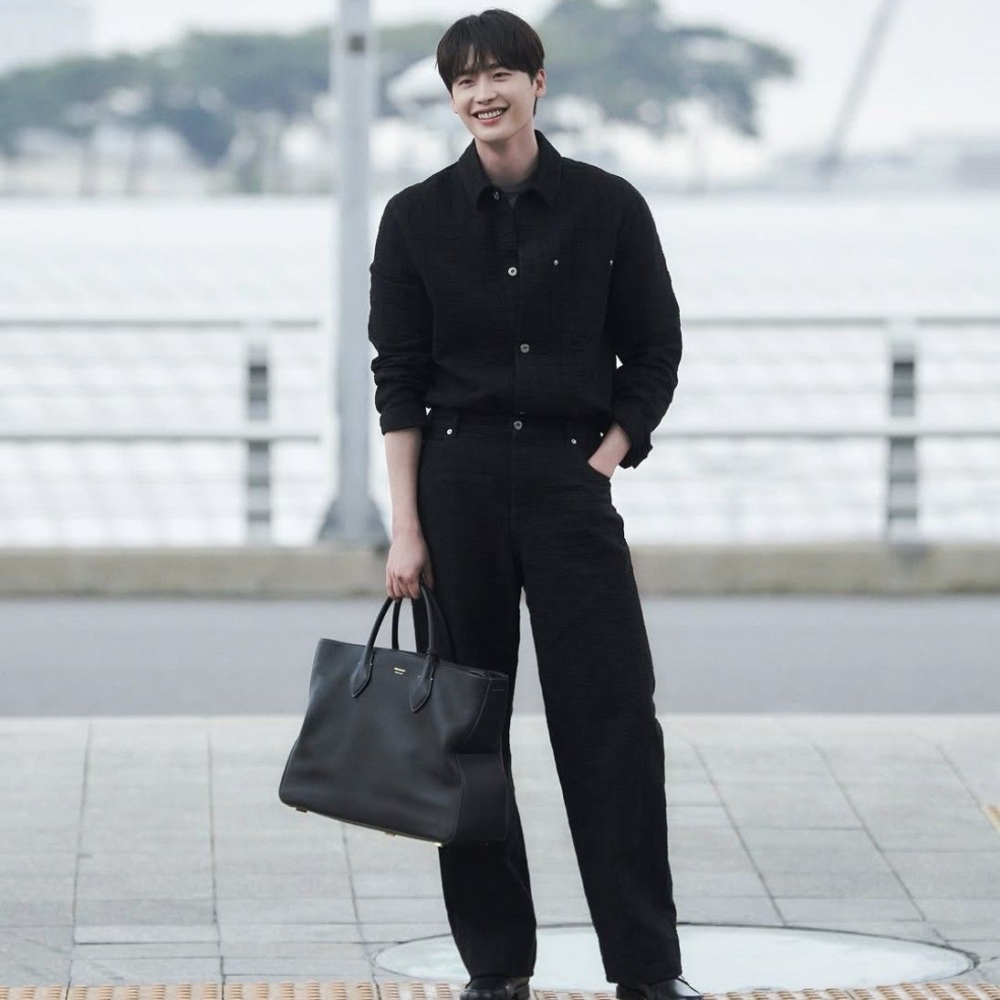 A moment captured by a fan of Lee Jongsuk