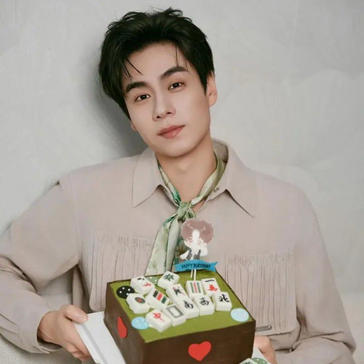 Behind-the-scenes cut of Hu Yitian