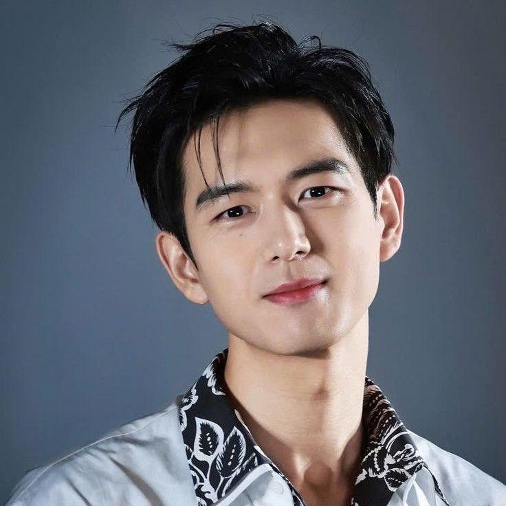 Recent activity shot of Li Xian