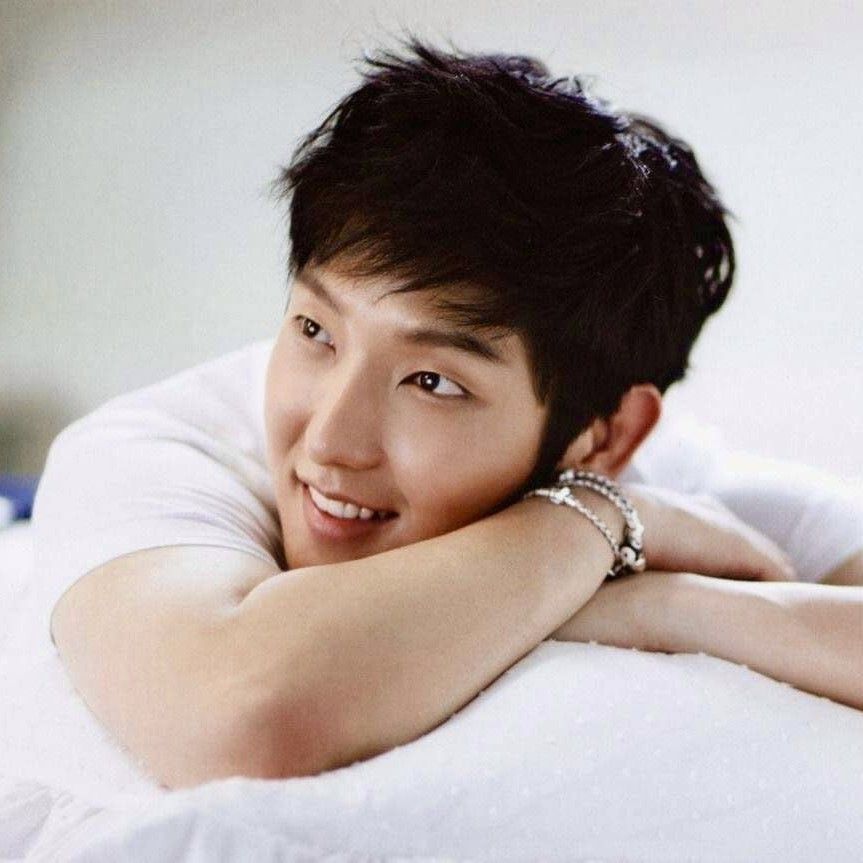 Recent activity shot of Lee Joongi