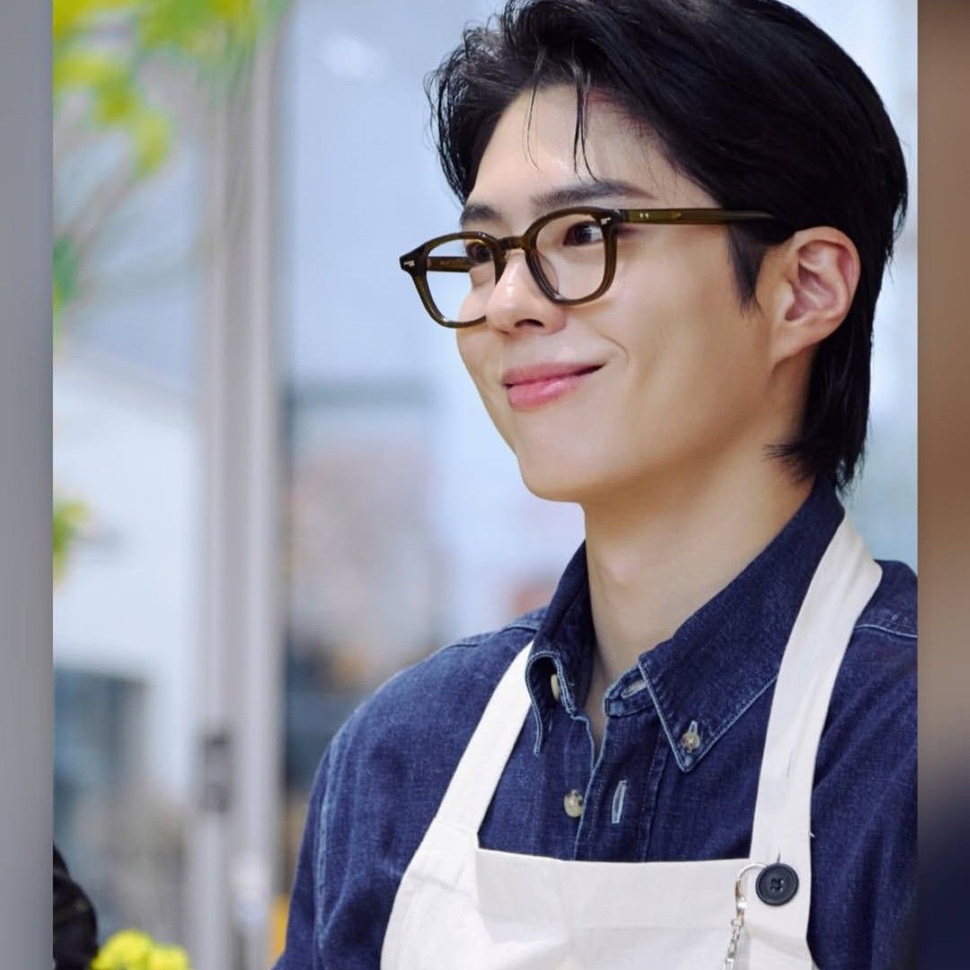 Recent activity shot of Park Bogum