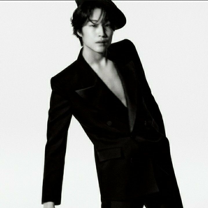 Behind-the-scenes cut of Lee Jongwon