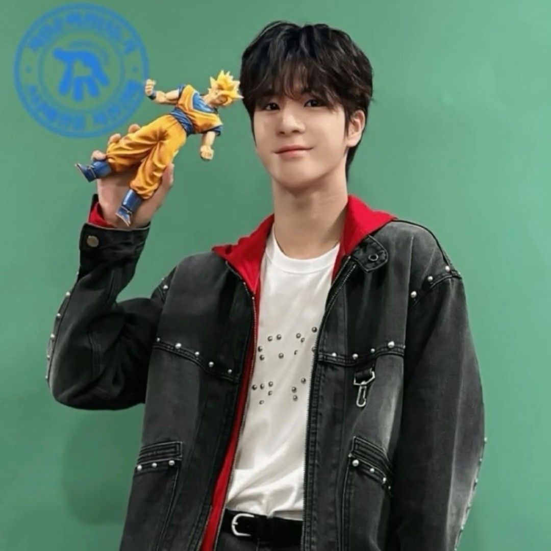 Recent activity shot of Jeong Dongwon