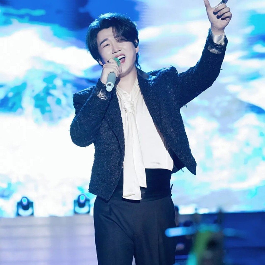 Behind-the-scenes cut of Hwang Youngwoong