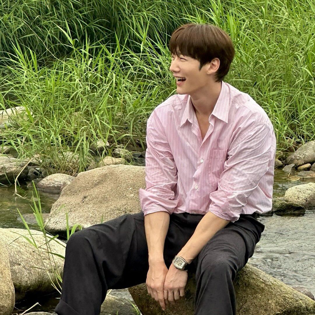 Behind-the-scenes cut of Choi Jinhyuk