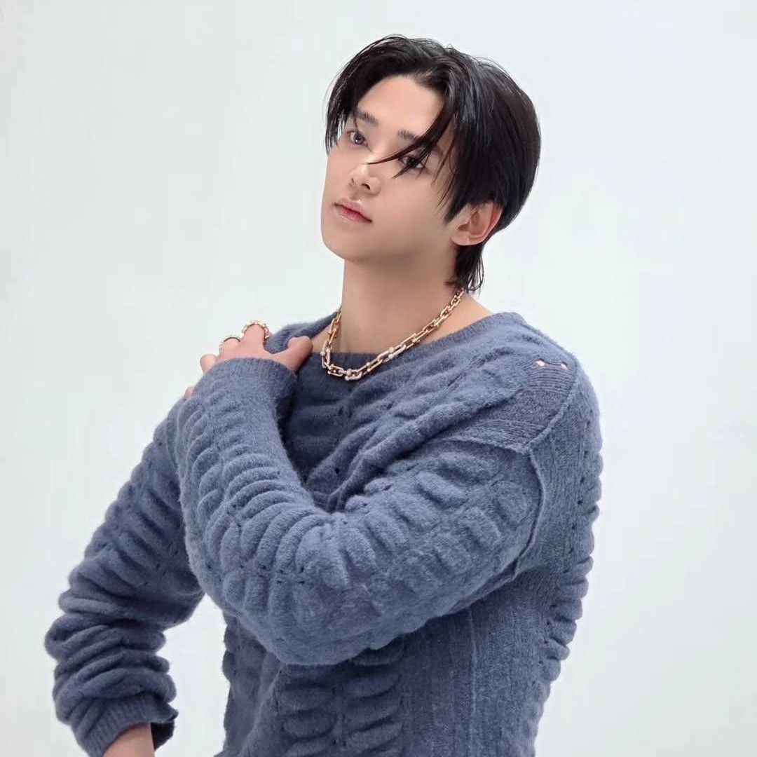 Behind-the-scenes cut of Rowoon