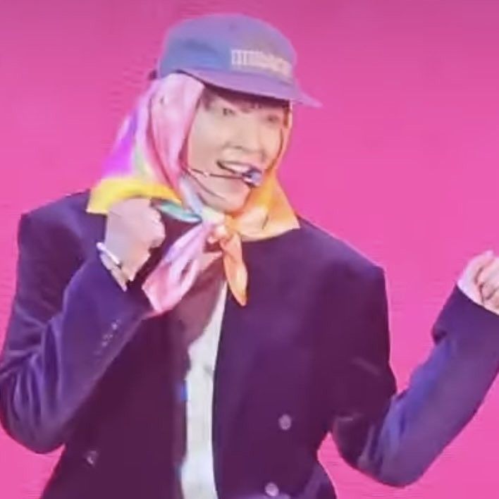 Behind-the-scenes cut of Lee Joongi