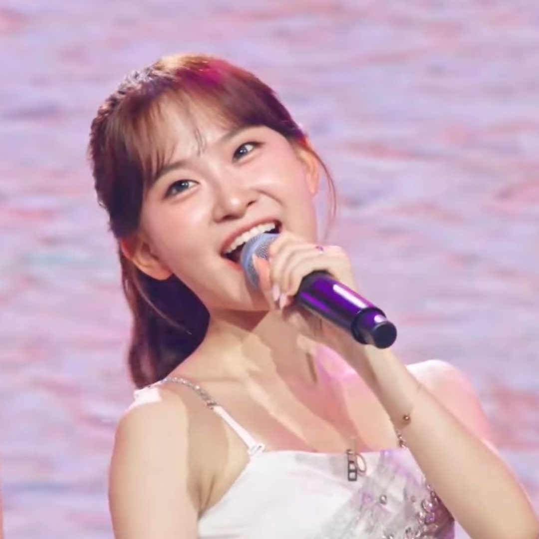 김다현의 최신 사진