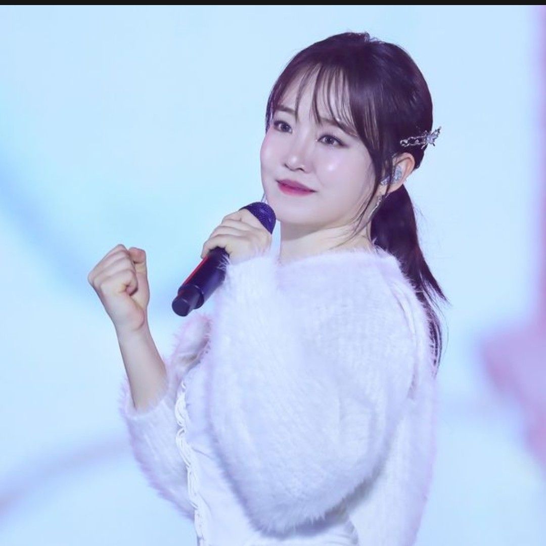 Latest photo of Younha