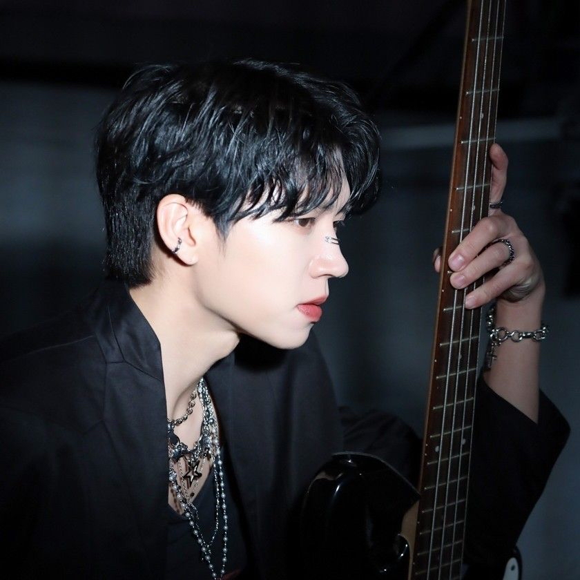 Behind-the-scenes cut of Nam Woohyun