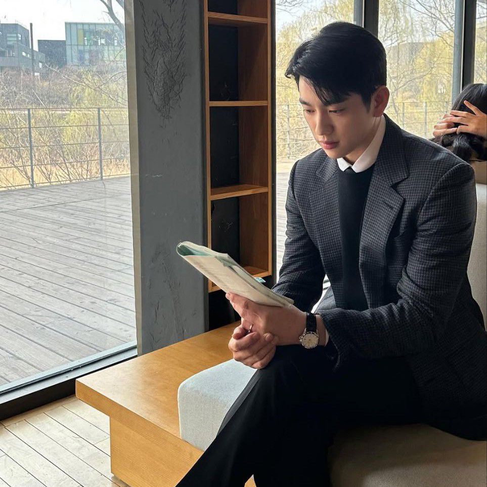 A moment captured by a fan of Park Jinyoung