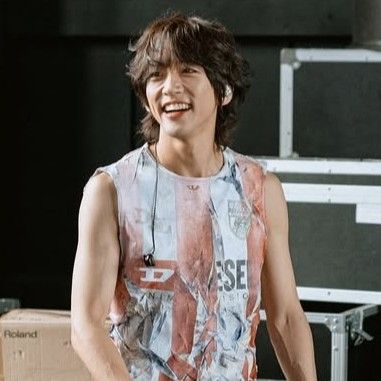 Latest photo of Lee Seungyoon